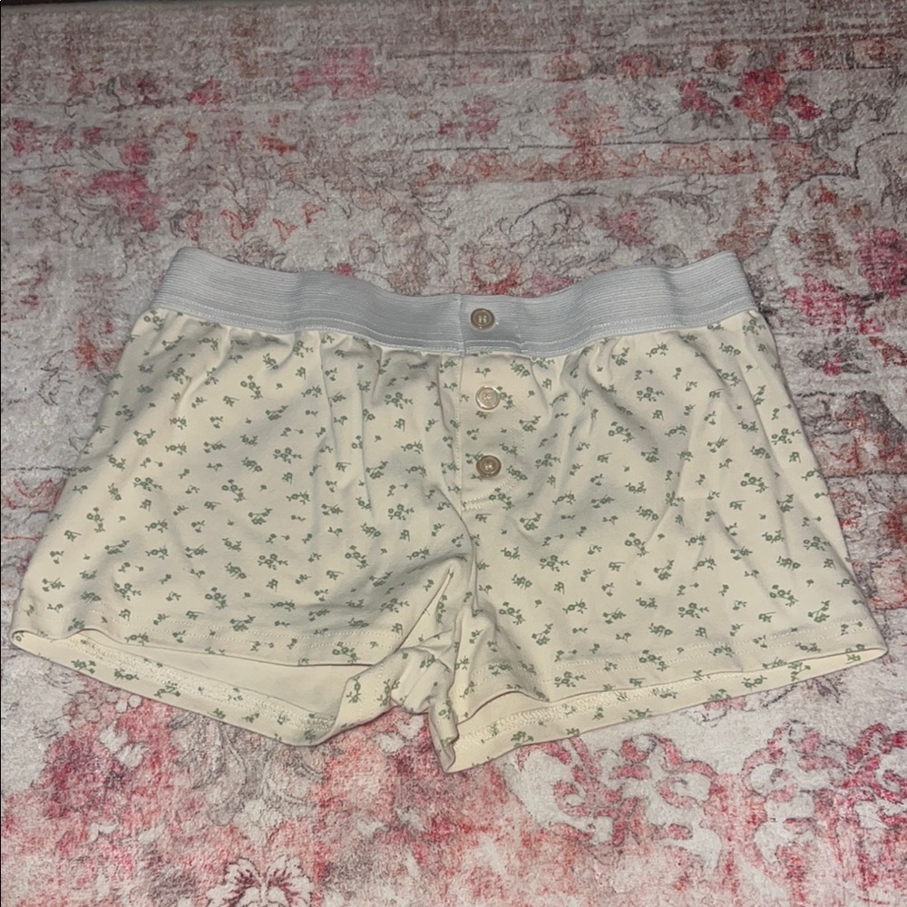 Brandy Melville Floral Cream Women's Shorts